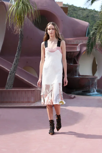 Look 22